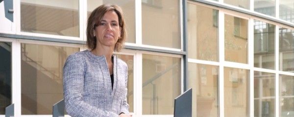 Elena Casaus sostiene que Madrid atiende con CAR-T a pacientes de otras comunidades autónomas.