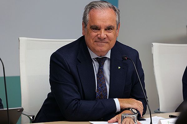 Jesús Aguilar, presidente del Consejo General de Colegios de Farmacéuticos.
