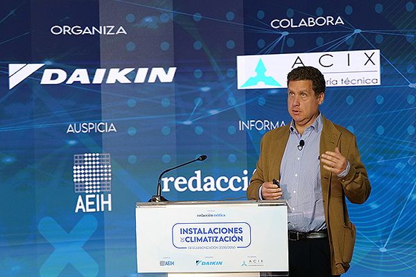  Esteban Dominguez, socio fundador y director técnico de Acix Consultoría Técnica.