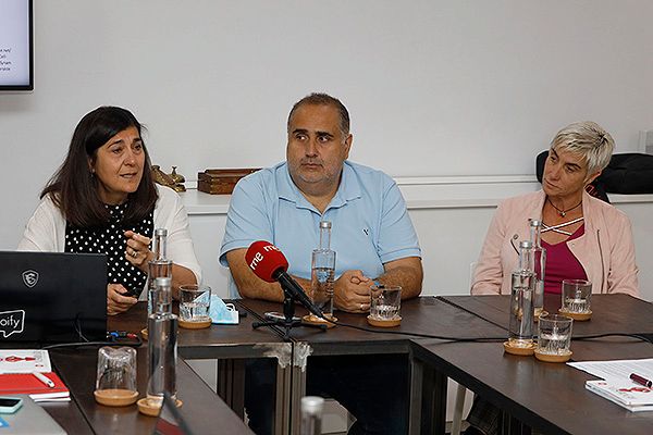 De izquierda a derecha: María Jesús Pérez Elías, Ignacio Pérez-Valero y María José Fuster