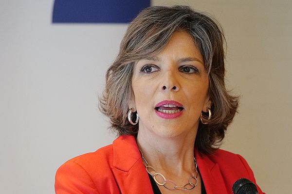 Marta Villanueva expone cómo contribuye la sanidad privada al sistema sanitario español.