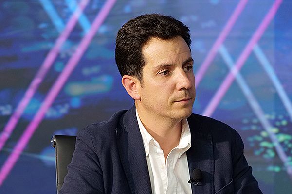 Delgado subraya que también es fundamental innovar e investigar en tecnología de la información.