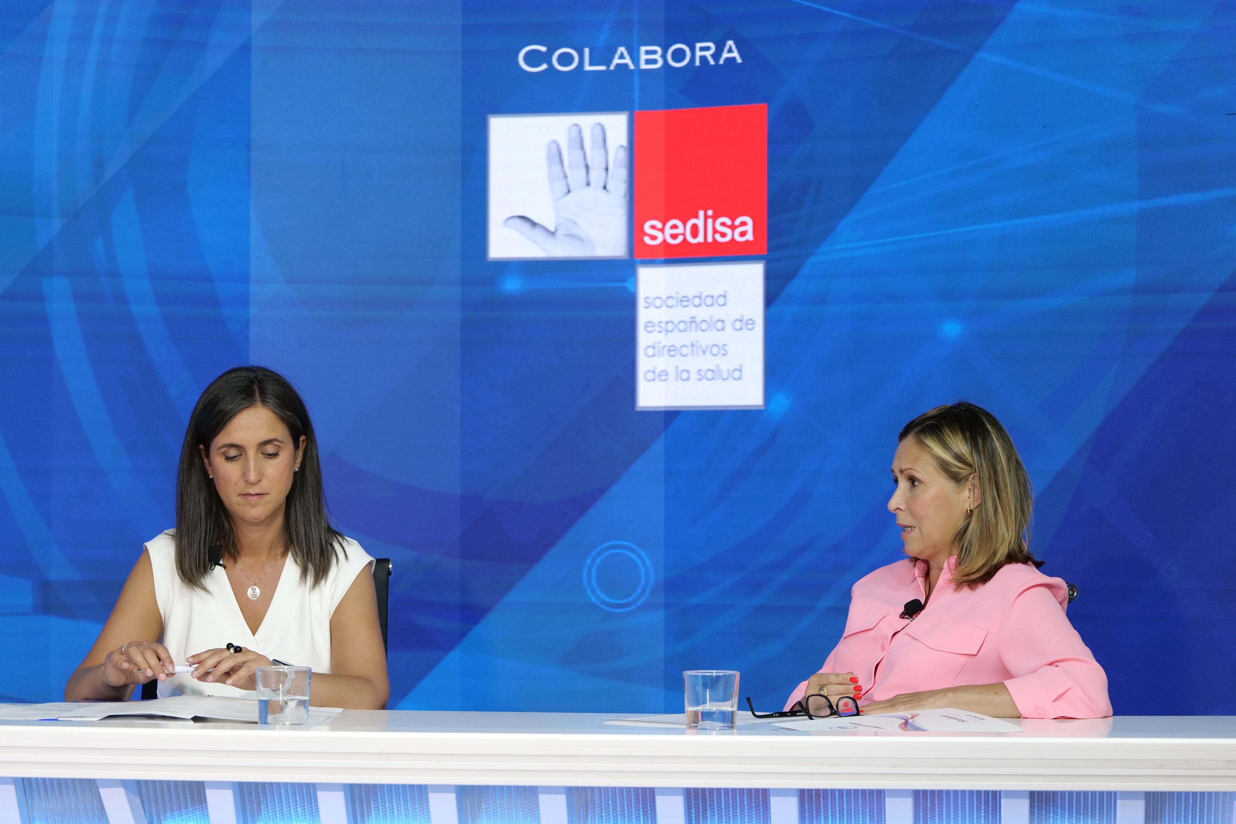 Patricia Alonso y Carina Escobar, durante el debate en el plató de Redacción Médica.