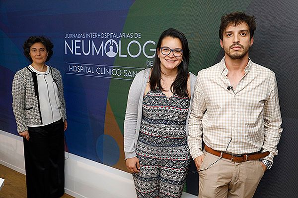 Myriam Calle, jefa de Sección de Neumología del Hospital Clínico San Carlos; Elizabeth González y Miguel Ángel Salvador, médicos especialistas de la Unidad de Cuidados Respiratorios Intermedio del Servicio de Neumología del Hospital Clínico San Carlos.