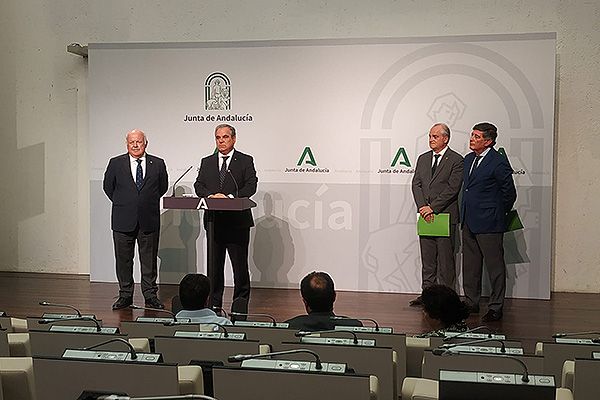 Jesús Aguirre, Jesús Aguilar, Antonio Mingorance y Manuel Pérez, durante la comparecencia. 
