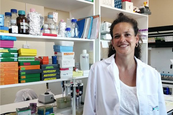 Nerea Méndez en el laboratorio vascular de la Fundación Jiménez Díaz