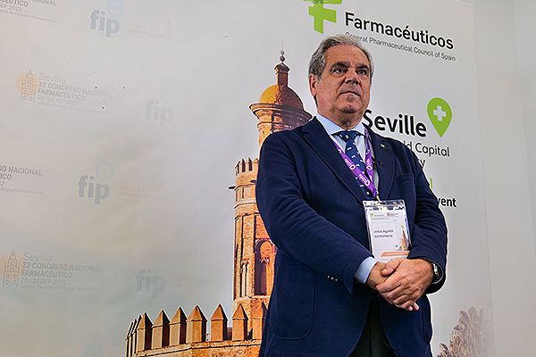 Jesús Águilar atiende a Redacción Médica.
