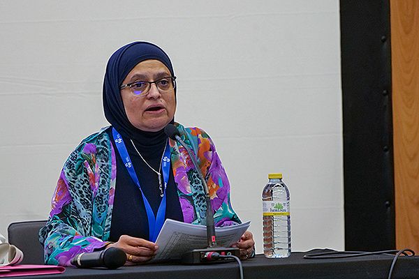 Sabiha Essack, ponente de Sudáfrica.