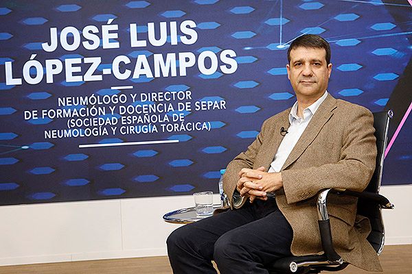  La profesión formativa de cada uno de los profesionales no es siempre la misma.
