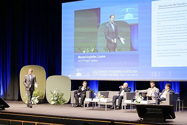 Mesa a debate en el 39º Congreso Nacional de Ingeniería Hospitalaria.