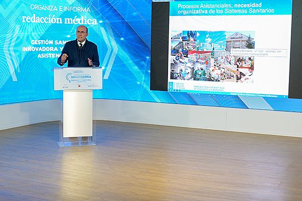  Alfonso Varela durante la jornada Organización Sanitaria Innovadora Área de Santiago de Compostela y Barbanza, un evento organizado por Redacción Médica y la Sociedad Española de Directivos de la Salud (SEDISA).