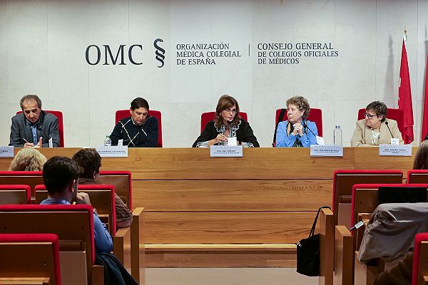 Paulino Cubero, Hermenegildo Marcos, Ana Giménez, Ana María Blanco, y Aurora García, representantes del Foro de Atención Primaria.