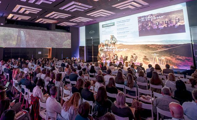 Imagen del auditorio durante la jornada 'Una vida para explorar'.