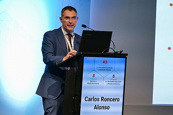Carlos Roncero Alonso, jefe de Servicio Psiquiatría en Complejo Asistencial Universitario de Salamanca.