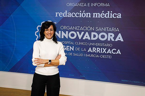 La especialista ha hecho hincapié en la importancia de la integración del farmacéutico hospitalario en la Unidad de Producción Celular.