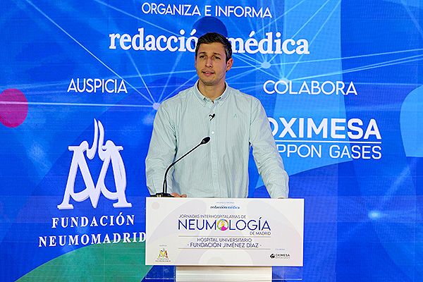 Javier Alfayate, especialista del Servicio de Neumología del Hospital Universitario Fundación Jiménez Díaz.