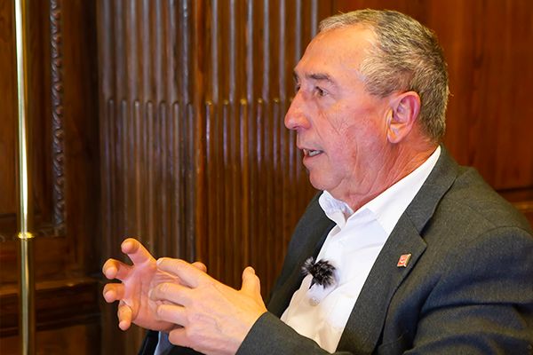Joan Baldoví:Entendemos que la sanidad es uno de los principales pilares de un sistema progresista