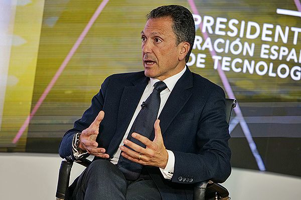 Con los niveles actuales de inflación y las cláusulas que impiden la indexación de los contratos públicos, las empresas de tecnología sanitaria tienen unas tensiones importantes para hacer frente a todo ello, explica Huertas.