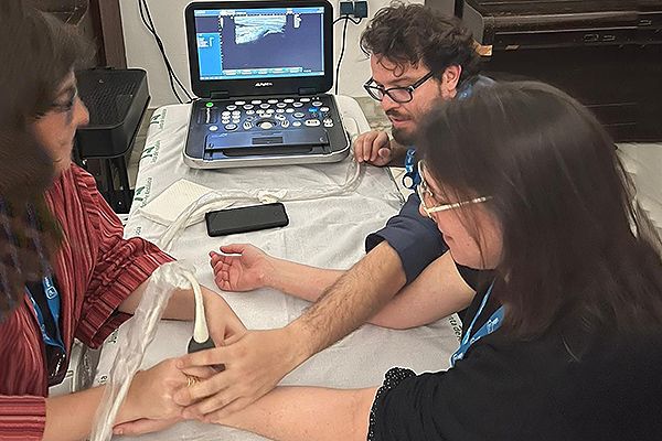 Miguel Ángel Méndez, radiólogo del Hospital Puerta de Hierro (Madrid), en las 'Jornadas de Ecografía Neuromuscular para Neurofisiología'.