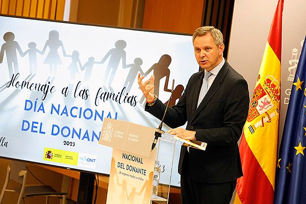El ministro de Sanidad, José Miñones, durante su intervención. 