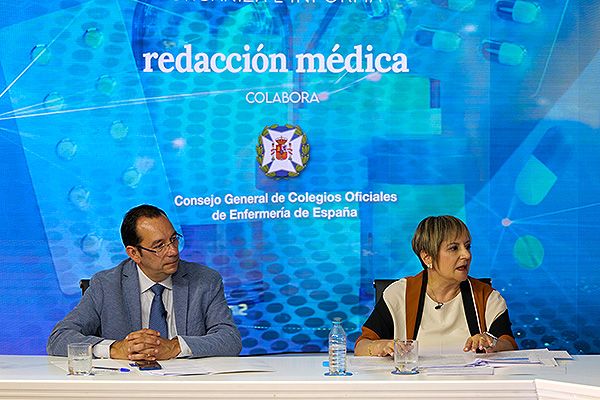 José Luis Cobos y María Luz de los Mártires hablan sobre los avances de la receta enfermera en los últimos años.