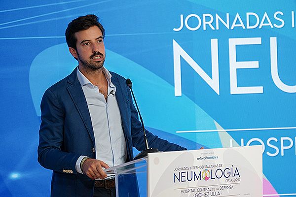 Óscar Clavería, adjunto del Servicio de Neumología del Hospital Central de la Defensa Gómez Ulla.