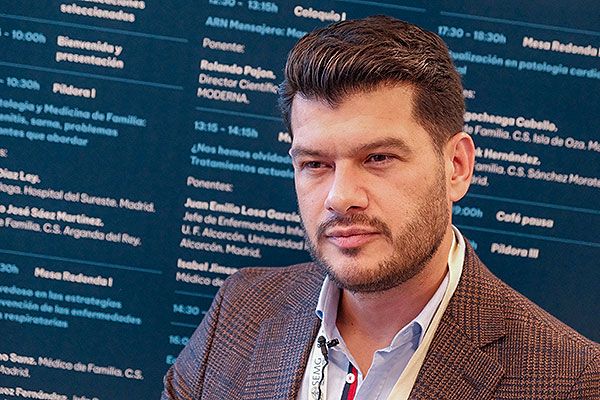 Gabriel Bastidas, urólogo y médico de Familia en el centro de salud Valdebernardo (Madrid).
