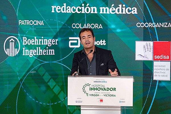 Óscar Cazorla interviene en la Jornada Hospital Innovador con una ponencia de la cirugía robótica.