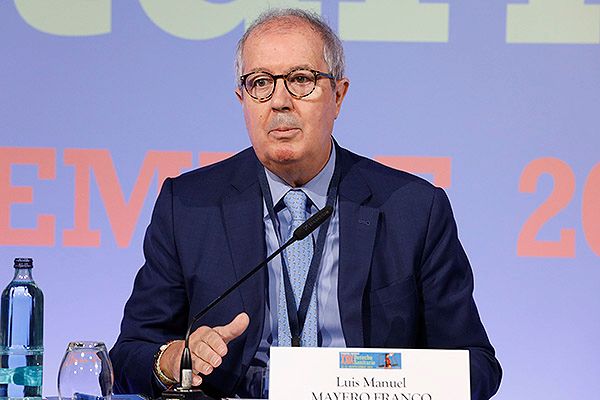 Luis Manuel Mayero, consejero de ASISA y moderador de la mesa.