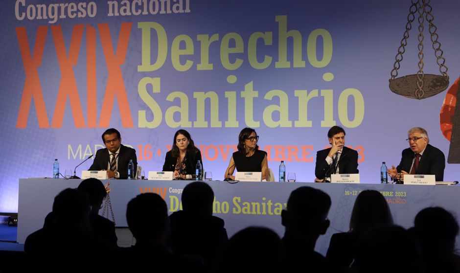 Un instante de la tertulia, que ha sido moderada por María Rodríguez de Alba, directora de responsabilidad sanitaria de Promede.