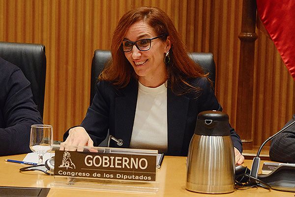 La ministra Mónica García, durante su comparecencia.