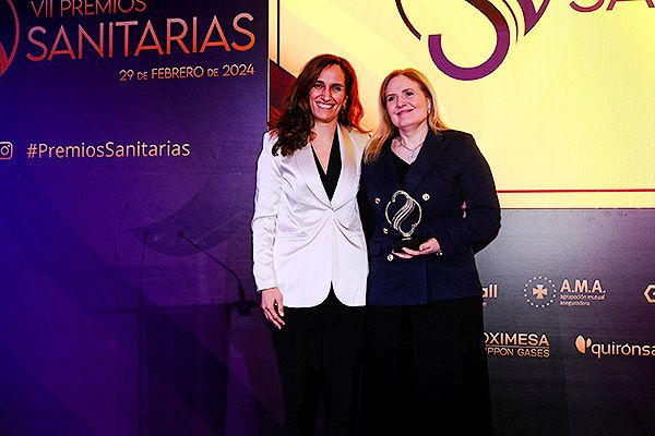 Mónica García, ministra de Sanidad y Dolores Corella, catedrática de Medicina y Salud Pública y directora de la Unidad de Investigación de Epidemiología Genética y Molecular en la Universidad de Valencia.