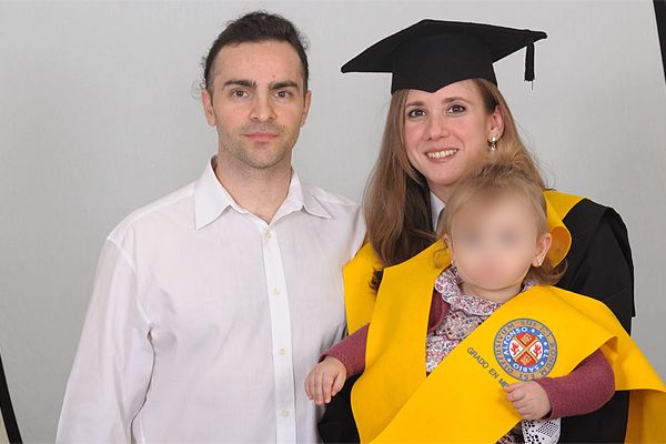 María Jesús Méndez con su pareja e hija.