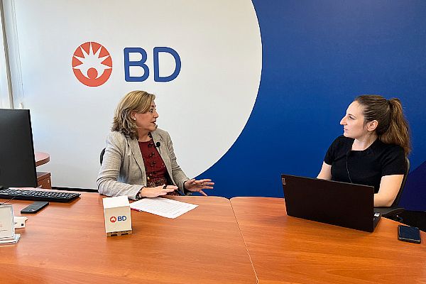 Instantes de la entrevista para el pódcast 'Líderes Sanitarias'