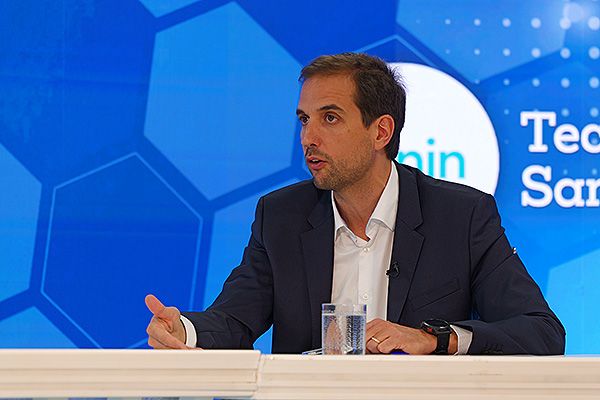 Xavier Camps ha lamentado que España no está entre los primeros países a los que llevar la última tecnología por las dificultades en el acceso.