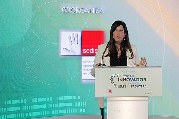 Raquel Escalera, facultativa especialista de la Unidad de Gestión Clínica de Cirugía del Área de Gestión Sanitaria de Jerez, Costa Noroeste y Sierra de Cádiz.