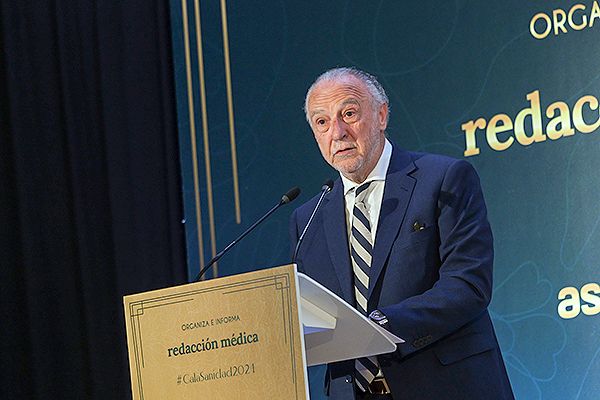 José María Pino durante su discurso en la Gala de la Sanidad Española.