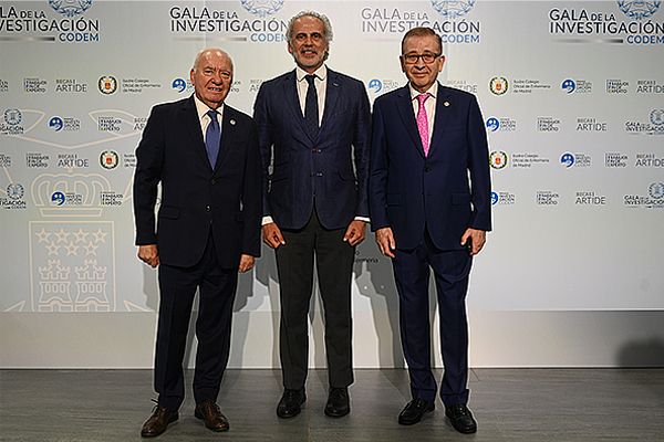 Florentino Pérez Raya, Enrique Ruiz Escudero y Jorge Andrada acuden a la Gala de Investigación 2024. 