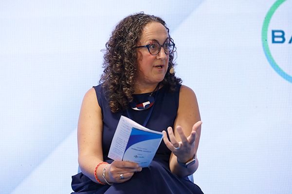 Edurne Fernández de Gamarra, directora de Formación de la SEFH. Farmacéutica Especialista del Servicio de Farmacia del Hospital de la Santa Creu i Sant Pau (Barcelona).