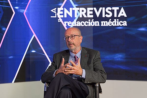 Enrique Cases asevera que la Neumología tiene una importante vertiente diagnóstica.