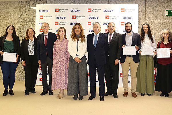 Foto de familia de los premiados de la XV edición.