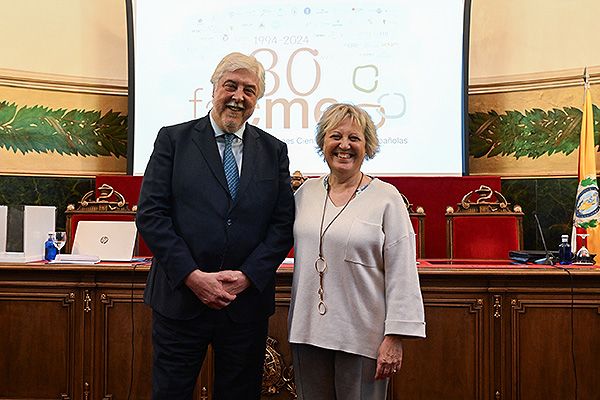 Andrés Iñiguez, vicepresidente de Facme, junto con Cristina Avendaño, nueva presidenta de Facme.