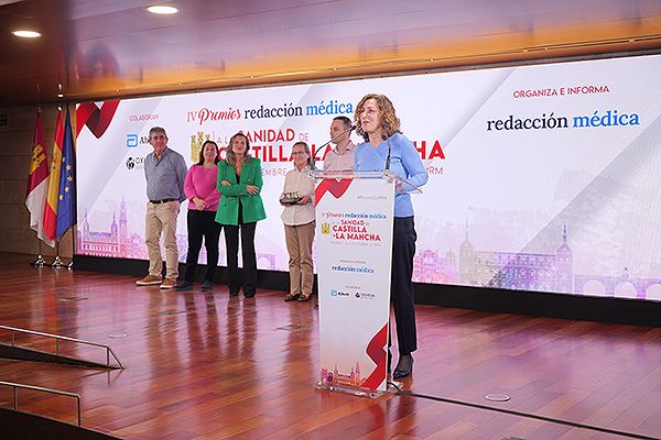 Ammonia Cobo, coordinadora médica del Centro de Salud Cuenca I, junto a parte de su equipo.