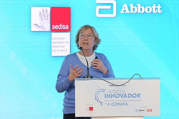  Teresa Martínez, jefa de Servicio de Endocrinología del Complejo Hospitalario de A Coruña. 