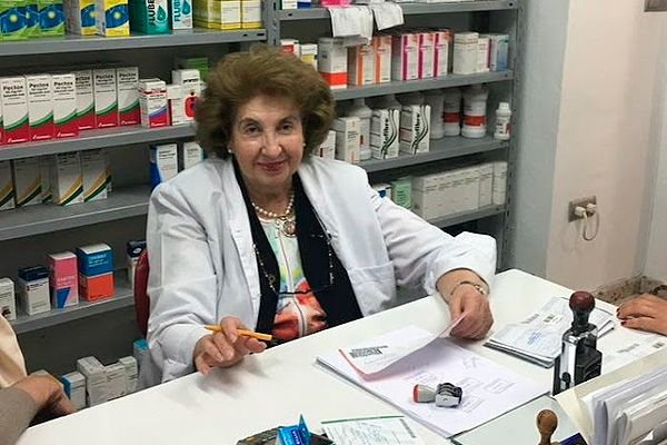 Teresa García abrió su oficina de Farmacia en 1978.