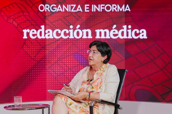Nieves Martín Sobrino, directora técnica de Farmacia de la Junta de Castilla y León, participa en el ciclo 'La Farmacia Autonómica, a fondo'. 