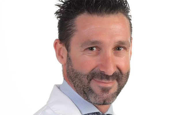 El doctor Sergio Tejero García es en la actualidad coordinador de la Unidad de Tobillo y Pie del Hospital Universitario Virgen del Rocío de Sevilla.