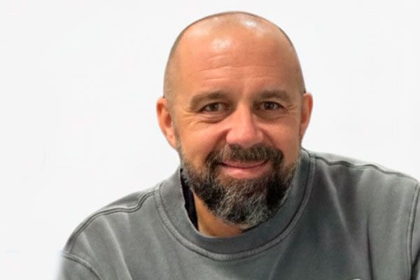 Santiago Martínez Isasi, enfermero, académico, profesor titular de universidad.