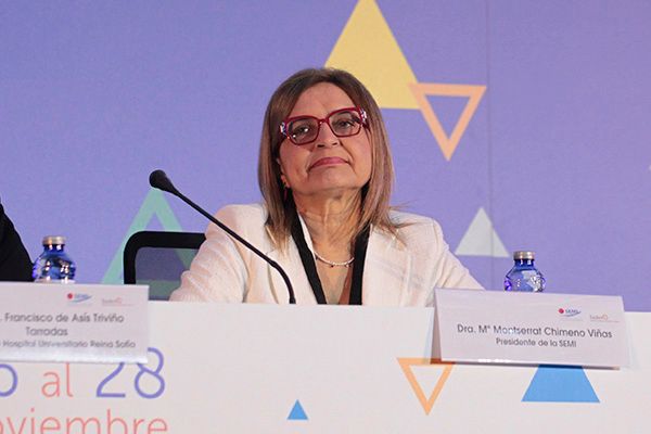 Montserrat Chimeno, presidenta de la Sociedad Española de Medicina Interna y del Comité Organizador de la 46º edición de su Congreso Nacional.