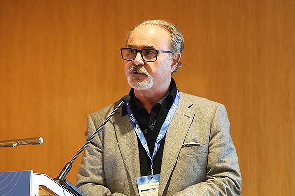 Miguel Salavert, jefe de Sección de la Unidad de Enfermedades Infecciosas del Hospital Universitario y Politécnico La Fe (Valencia).